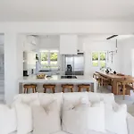 Lourdas White Βίλα