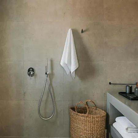 Villa Lourdas White *