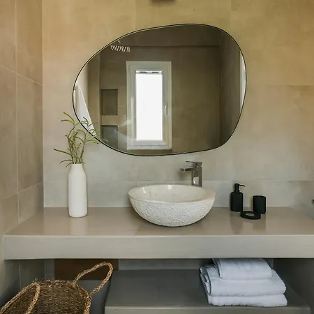 Villa Lourdas White *