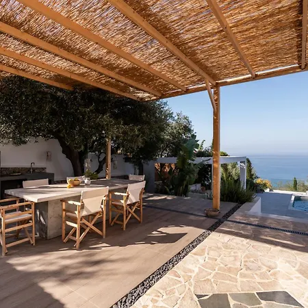 Villa Lourdas White