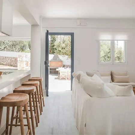 Villa Lourdas White *