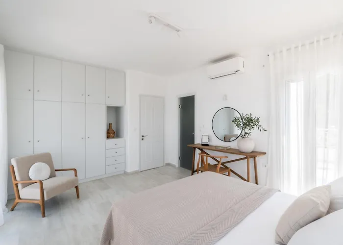 Villa Lourdas White *
