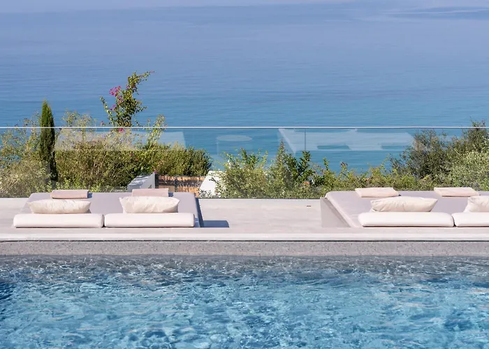 Lourdas White Villa *