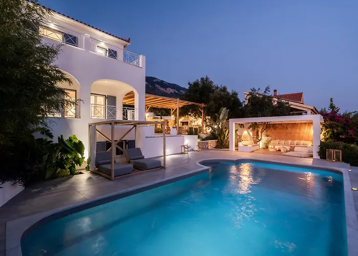 Villa Lourdas White