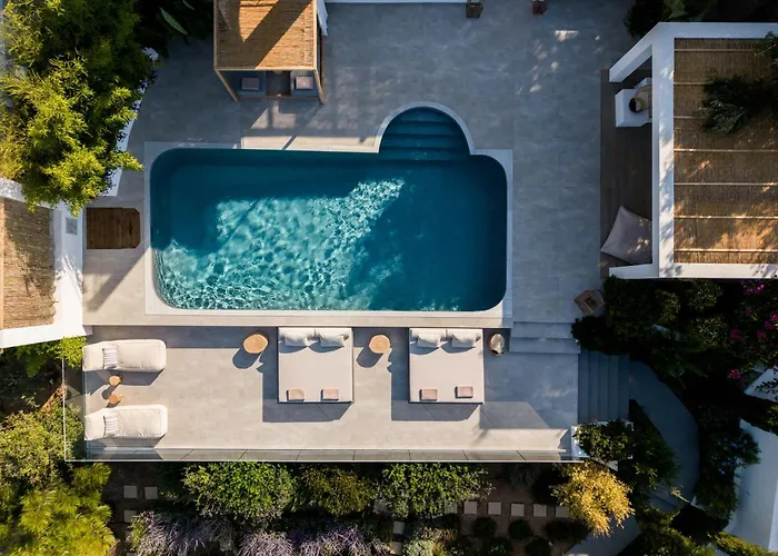 Villa Lourdas White *